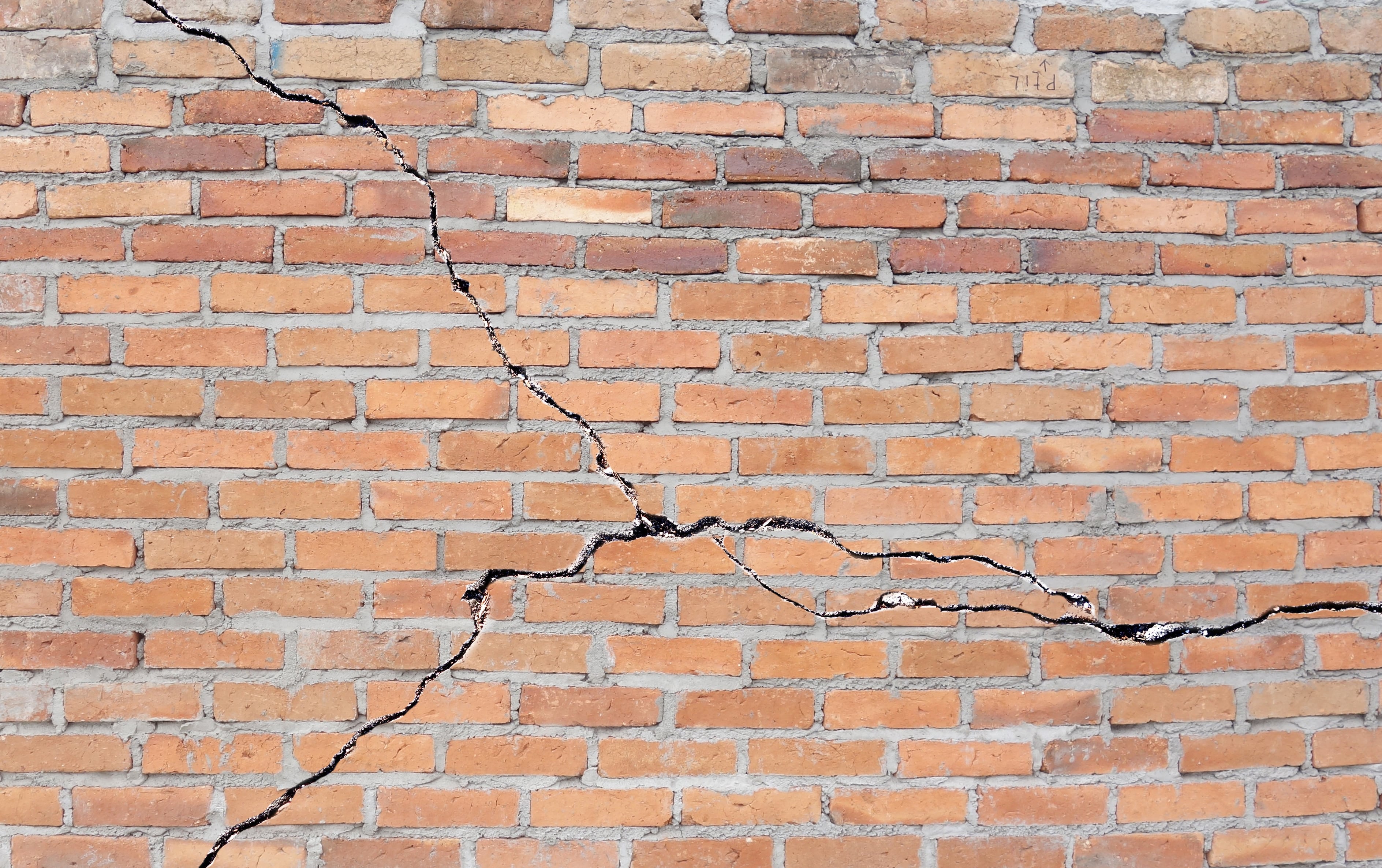 Structural Damage, Crack, Building Maintanence, Home Maintanence